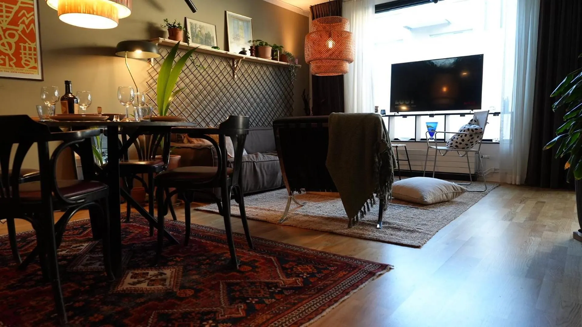 Stylish Apartment Fotsteps To Restaurants And Close To The City Stoccolma