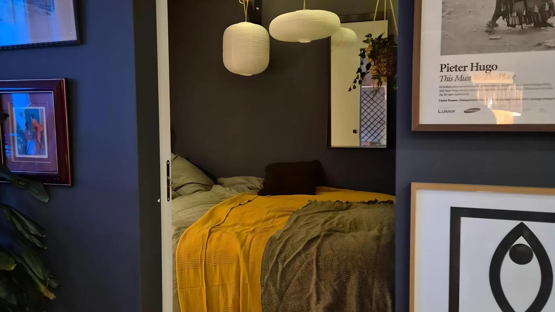 Stylish Apartment Fotsteps To Restaurants And Close To The City Stoccolma Svezia